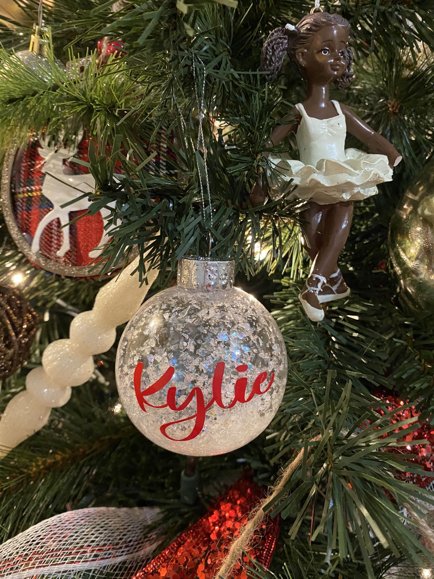 Personalized frosted ornaments 