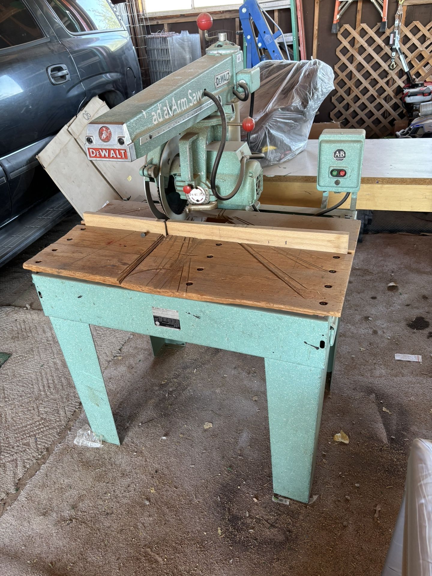 Dewalt Radial Arm Saw