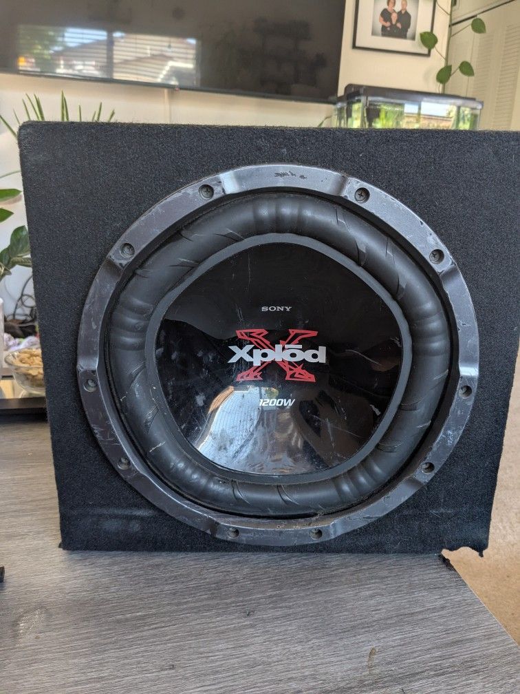 Sony Xplōd 1200w subwoofer w/ box - $50