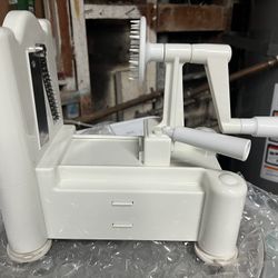  3-in-1 vegetable Spiralizer