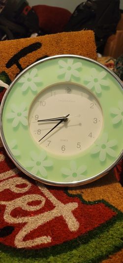 Ingraham Quartz Wall Clock Green Floral