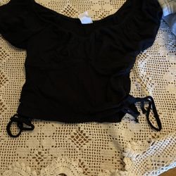 Juniors Black Crop Top