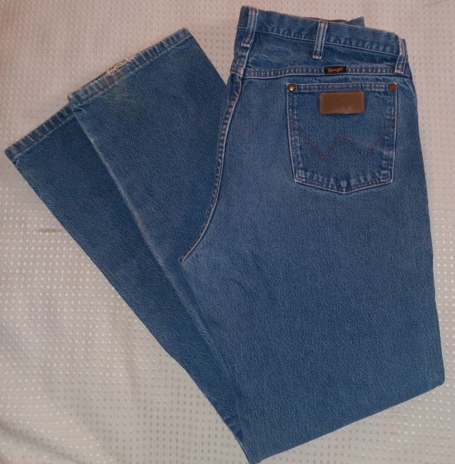 Wrangler Blue Jeans Men's Size 38x36 $10