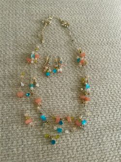 Avon Floating 3 Strand Peach Blue White Beaded Necklace & Earring Set
