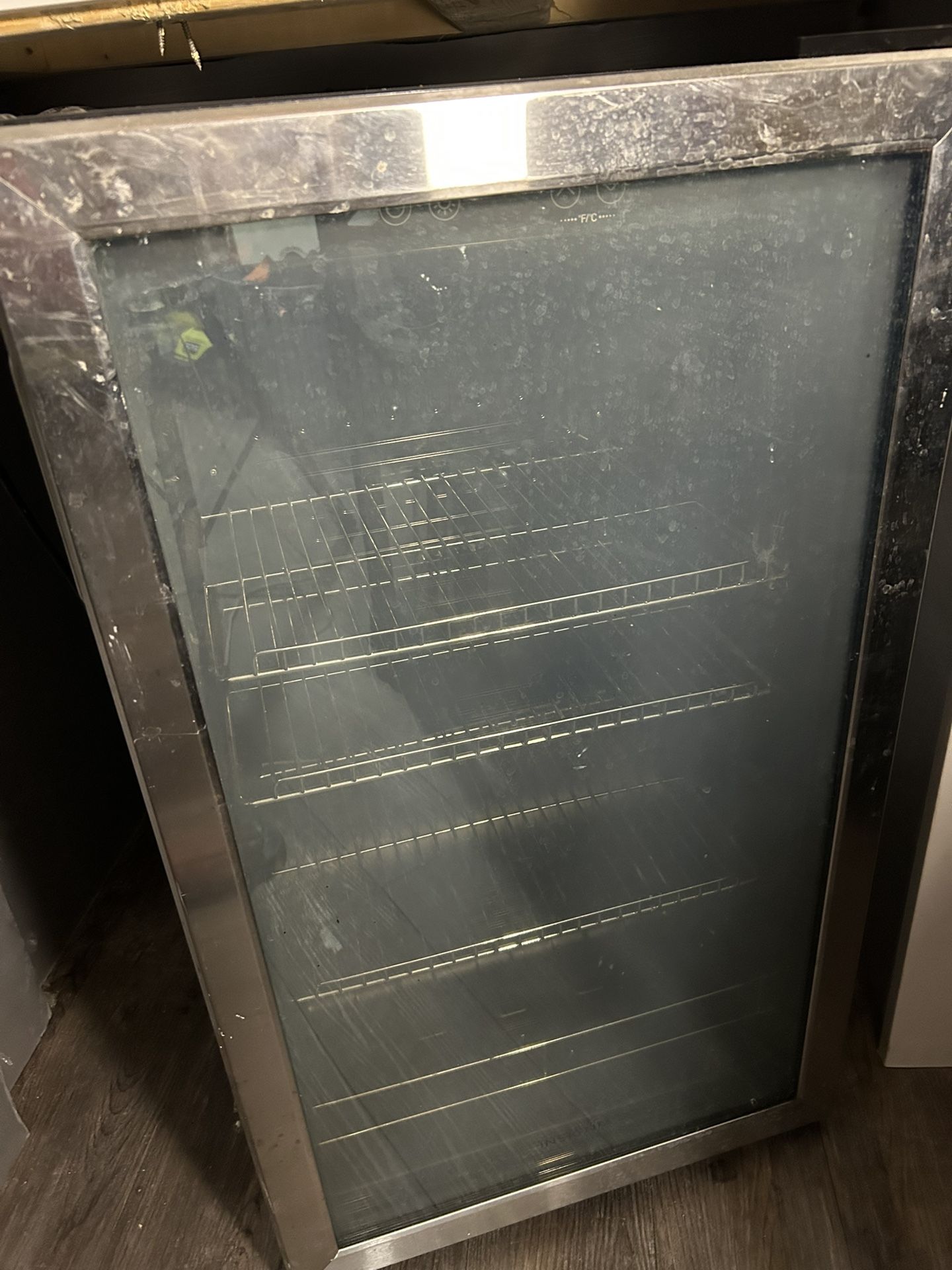 Mini Fridge NSBC120SS7 Midea 3.2 Cu. Ft. Insignia 115 Can