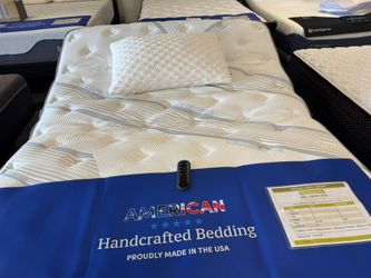 Queen Adjustable Base with Queen Mattress-NEW