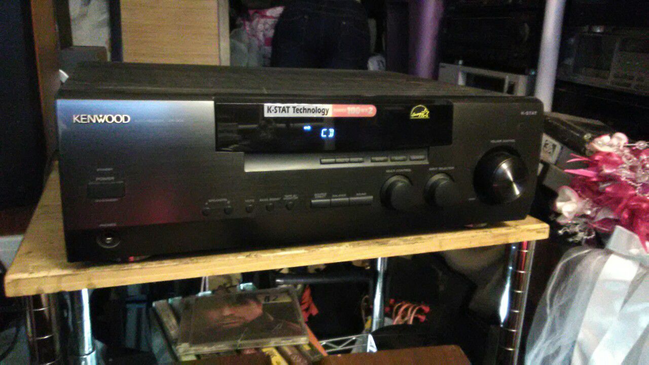 Kenwood stereo receiver 200 watt amp 2 channel.