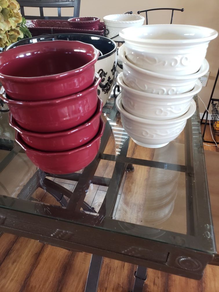 4 bowl de cada color × $30.00