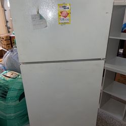 Very Nice Refrigerator 100