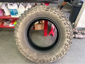 37x12.50x20 cooper stt pro Tire