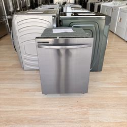 Brand-New Samsung DW80R2031UG – 24” Fully Integrated Dishwasher