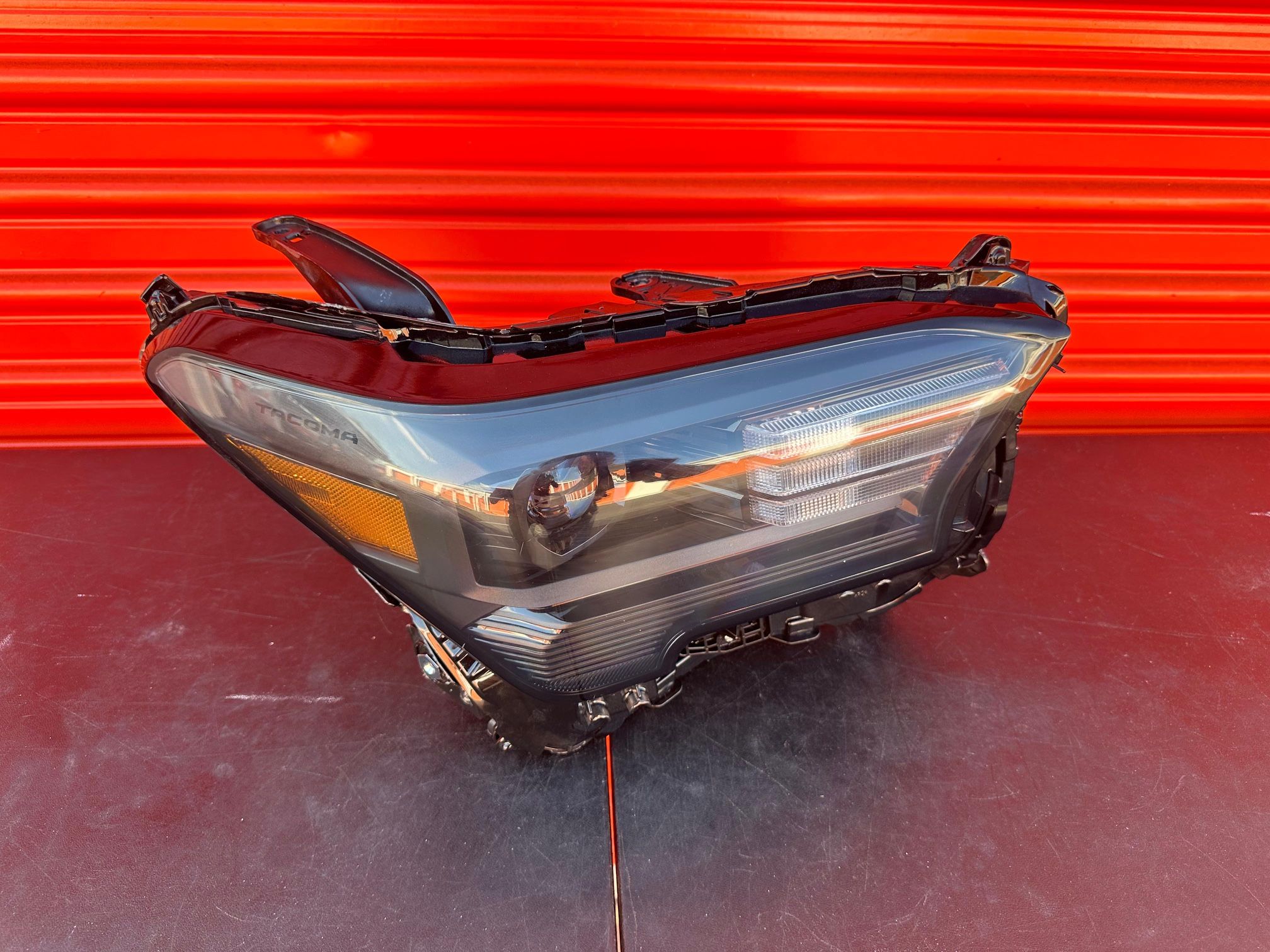 2024 - 2025 TOYOTA TACOMA RH PASSENGER SIDE HEADLIGHT OEM