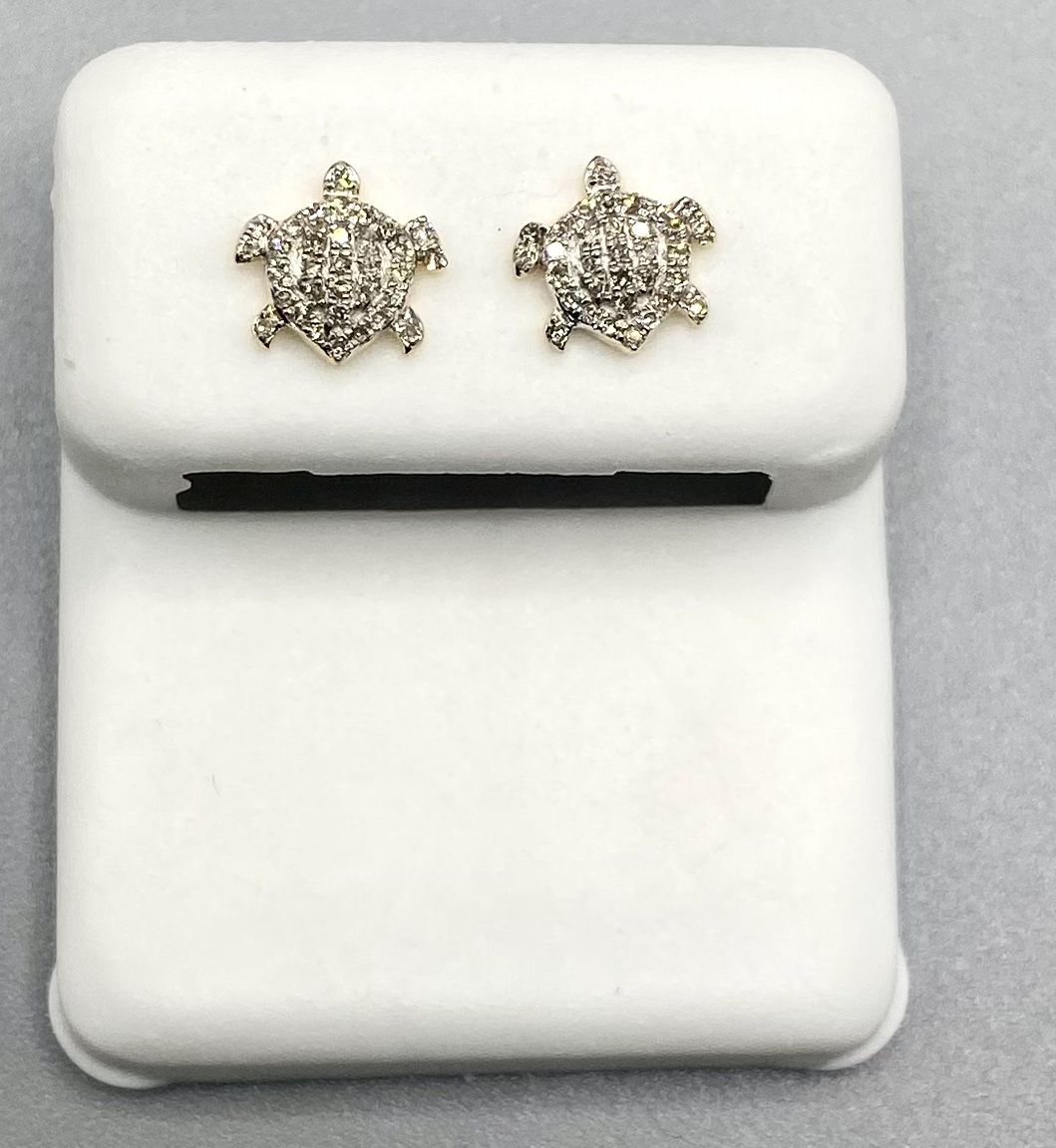 Gold We Diamond Tortoise Shaped Earrings (0.10 CTW)