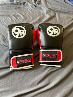 Boxing gloves