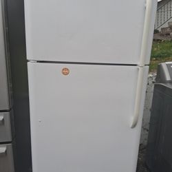 Frigidaire Refrigerator 