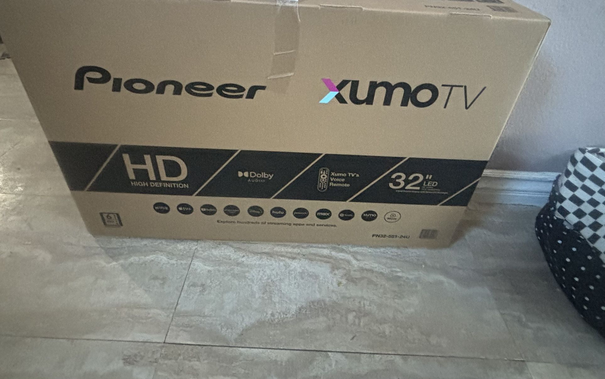 Pioneer Xumo Tv 32”
