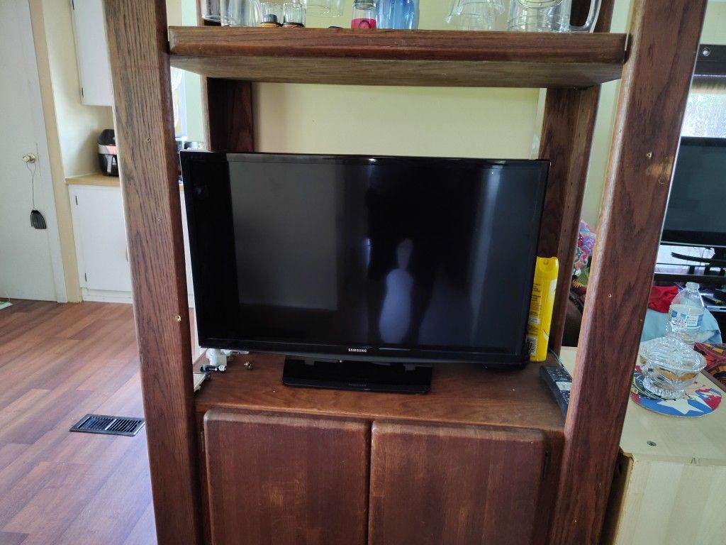 Flat screen Samsung, 25x15