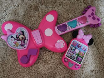Minnie bow-Tique Guitar And Cell Phone