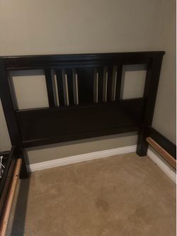 Full size wood bed an dresser