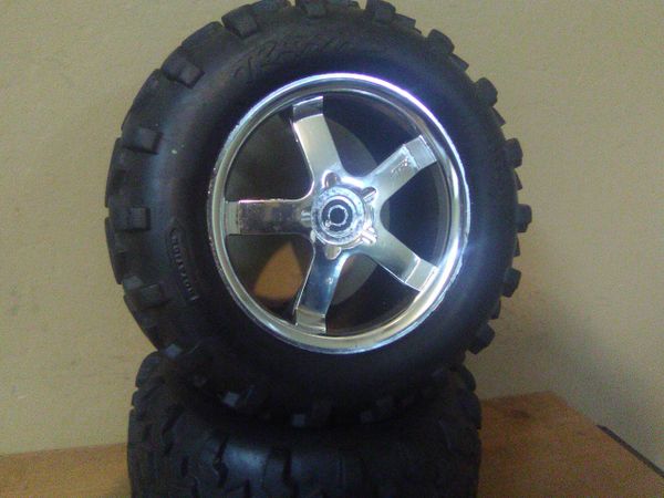 e maxx tires
