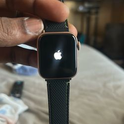 apple watch series 4 (40mm)