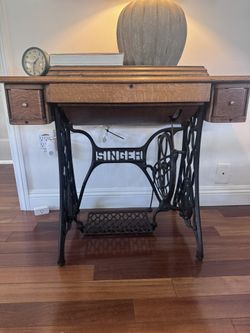 Singer Sewing Table