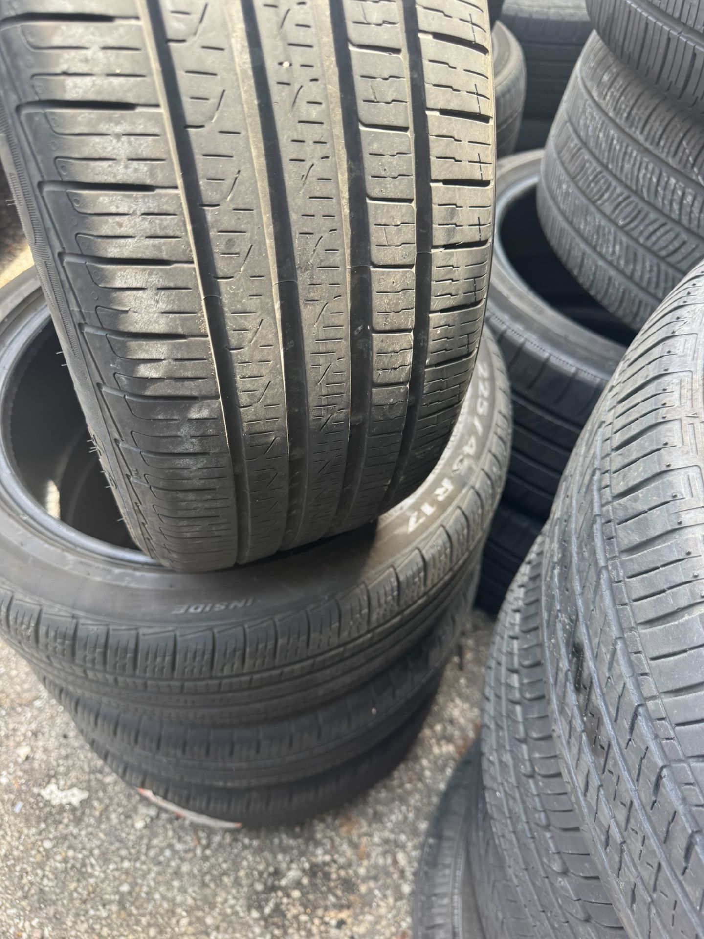 225 45 17 Pirelli