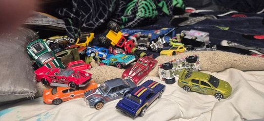 Hot wheel lot