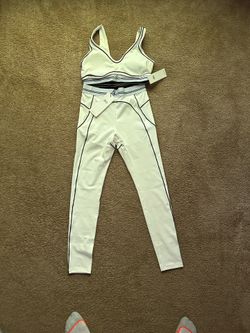 Alo Yoga Set white