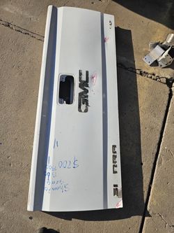 Chevy silverado gmc Sierra tailgate Oem