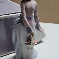 Vintage Lladro Porcelain Figurine Basket of Love #7622 Lladro Collector Society