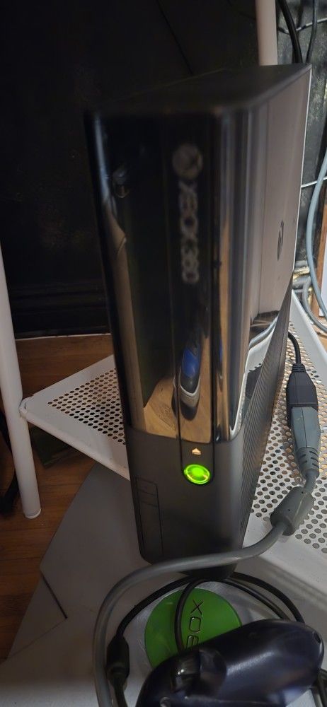 Xbox 360 Needs Power Cable And Hdd