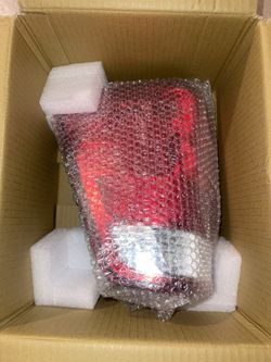 Tail Light / 2004-2012 Nissan Titan