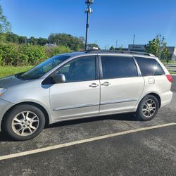 2006 Toyota Sienna Only 167k On It!!!