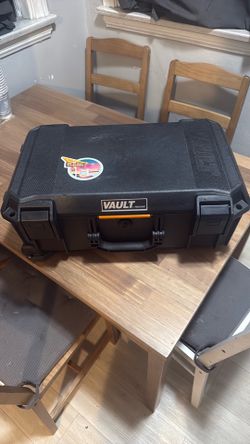 Pelican vault v525