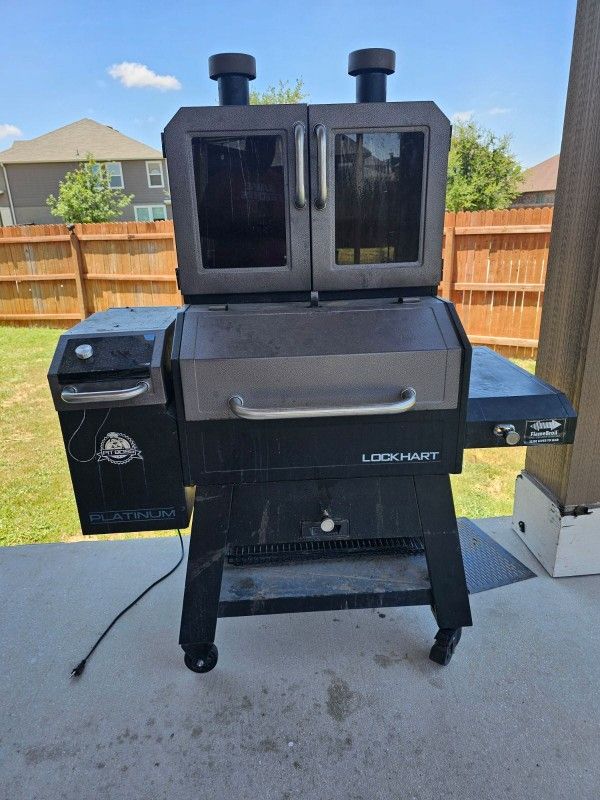 PITBOSS LOCKHART PLATINUM PELLET/SMOKER COMBO GRILL for Sale in New