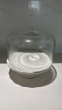 Threshold white cake/bread stand