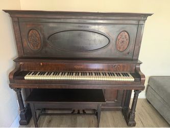 Everett upright piano (Upright)