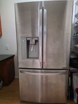 French door LG refrigerator 30 cu. ft.