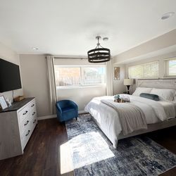 Queen bedroom set + mattress – like new