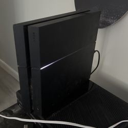 PS4 With A Few Games 
