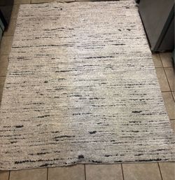 Elenore Gray Area Rug 5’2 X 7