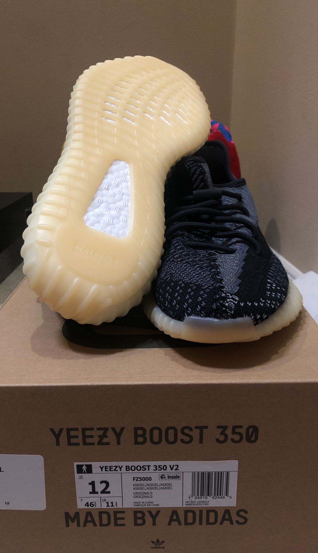 Yeezy Carbon size 12