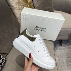 Alexander McQueen Oversized Sneakers 31