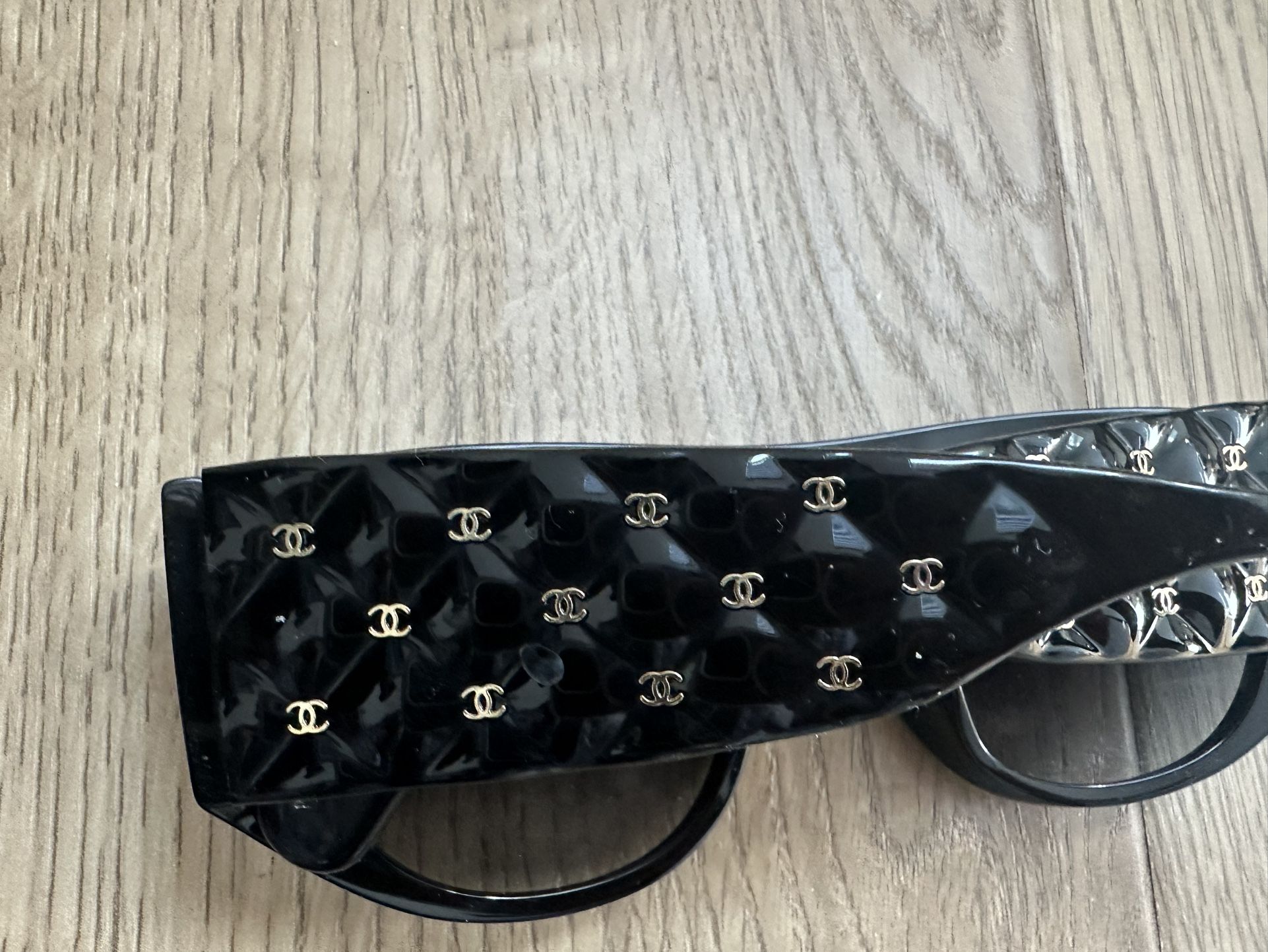 Authentic Chanel Acetate Quilted CC Pilot Black Mini CC Lens  display picture 1
