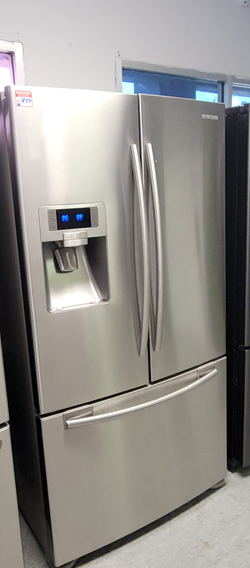 Samsung French Door Fridge – Stainless, Ice/Water Dispenser