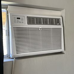 Industrial 220 amp Air Conditioning window unit (220 amp)