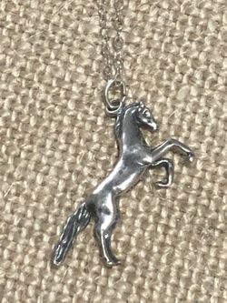 Sterling silver necklace and sterling silver horse / mustang pendent