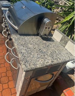 Good Stainless Steel Outdoor Gas Grill Island - Grand Fête - Natural Gas or Propane stainless steel outdoor kitchen    Excellent condition stainless s
