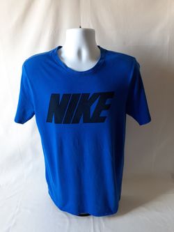 Nike men's blue graphic short sleeve t-shirt size M